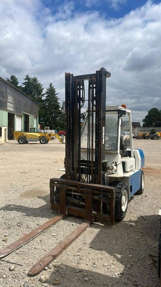 Hyster H 4.00 XL-5 - Chariot élévateur diesel: photos 1 Hyster H 4.00 XL-5 - Chariot élévateur diesel: photos 1