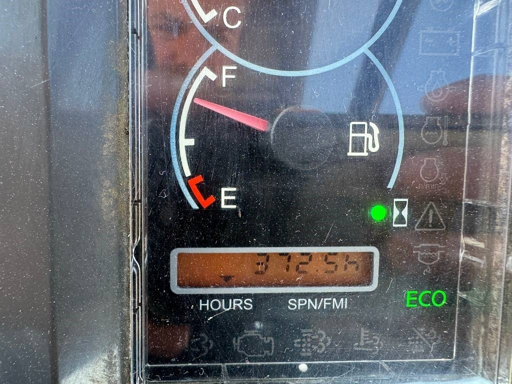 Mini pelle Kato imer HD33V5: photos 10 Mini pelle Kato imer HD33V5: photos 10