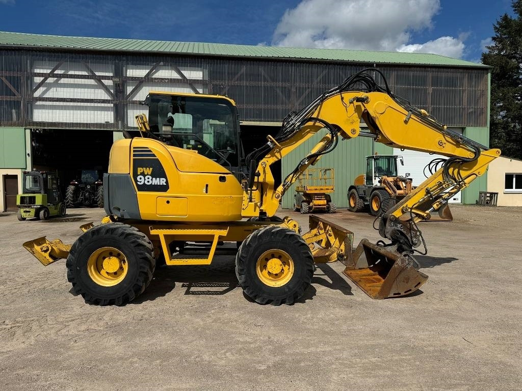 Pelle sur pneus Komatsu PW 98 MR-8: photos 7