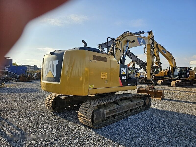 Caterpillar 323EL - Pelle sur chenille: photos 5 Caterpillar 323EL - Pelle sur chenille: photos 5