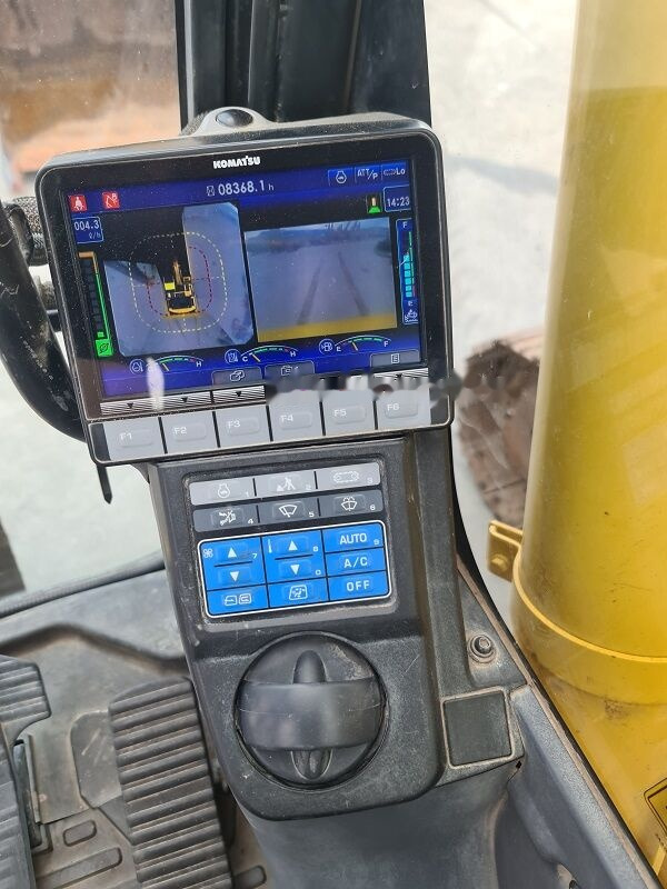 Pelle sur chenille Komatsu PC240NLC-11: photos 11