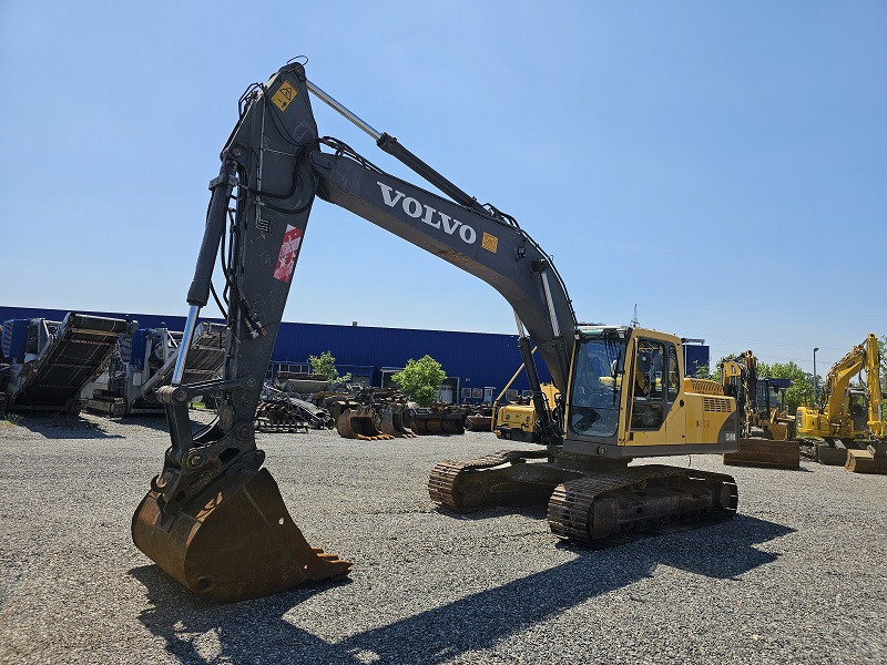 VOLVO EC240BNLC - Pelle sur chenille: photos 1 VOLVO EC240BNLC - Pelle sur chenille: photos 1