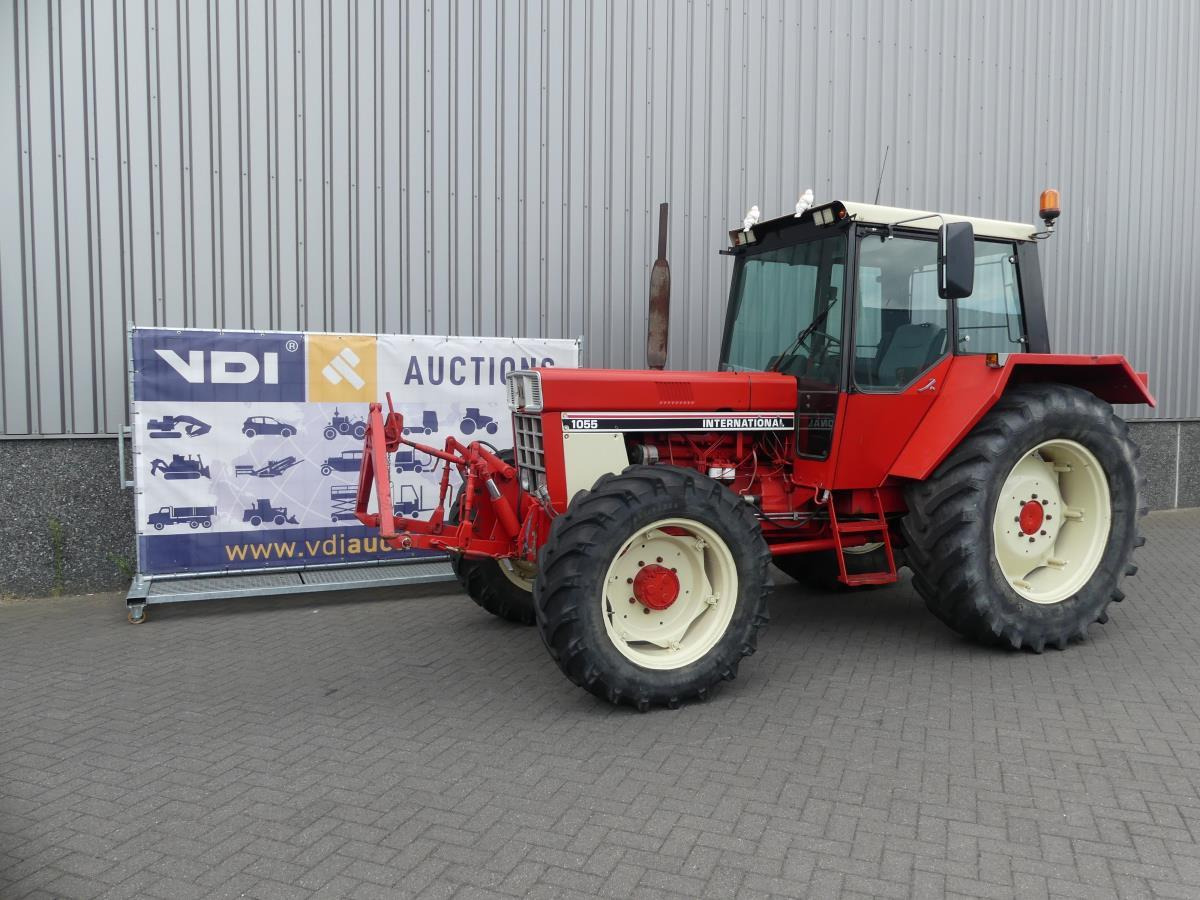 International 1055A - Tracteur agricole: photos 1 International 1055A - Tracteur agricole: photos 1