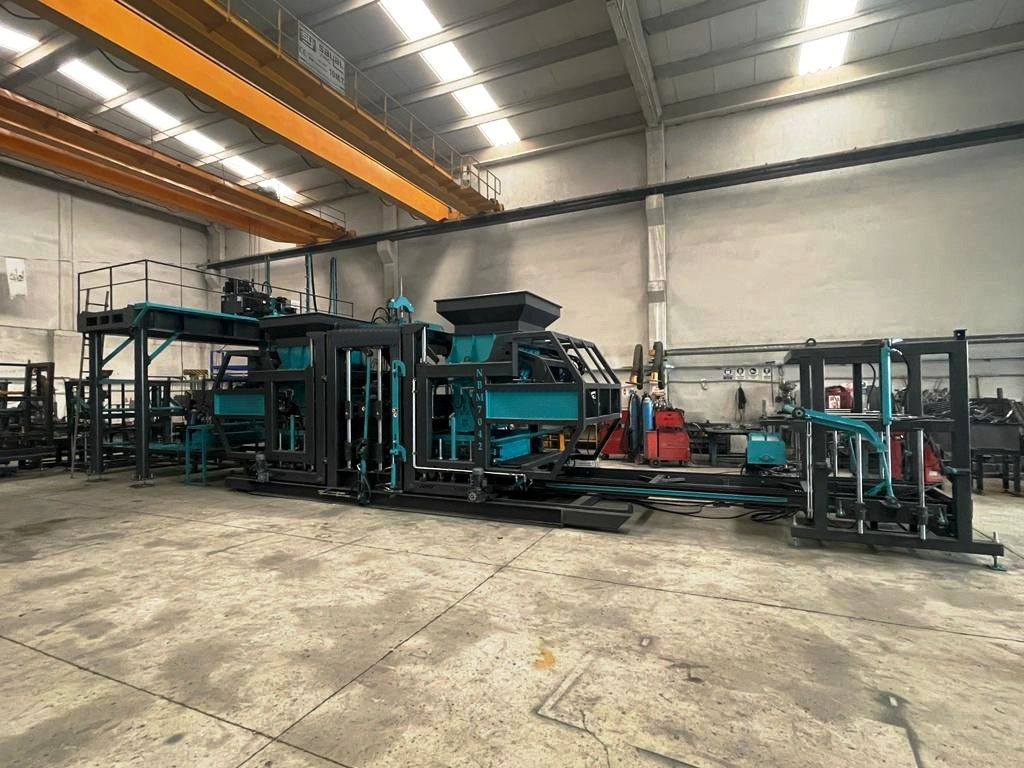 Constmach BS-20 Concrete Block Making Machine 2 Year Warranty - Pondeuse à parpaing: photos 2 Constmach BS-20 Concrete Block Making Machine 2 Year Warranty - Pondeuse à parpaing: photos 2