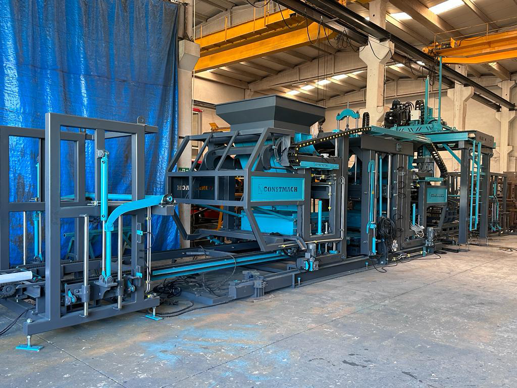 Constmach Machine de Fabrication de Blocs de Béton BS-25 (Machine de Pavage en Béton) - Pondeuse à parpaing: photos 3 Constmach Machine de Fabrication de Blocs de Béton BS-25 (Machine de Pavage en Béton) - Pondeuse à parpaing: photos 3