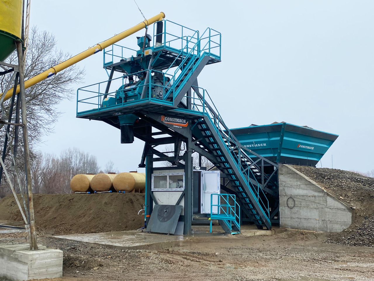 Constmach Mobile Betonmischanlage mit 30 m³/h - Centrale à béton: photos 1 Constmach Mobile Betonmischanlage mit 30 m³/h - Centrale à béton: photos 1