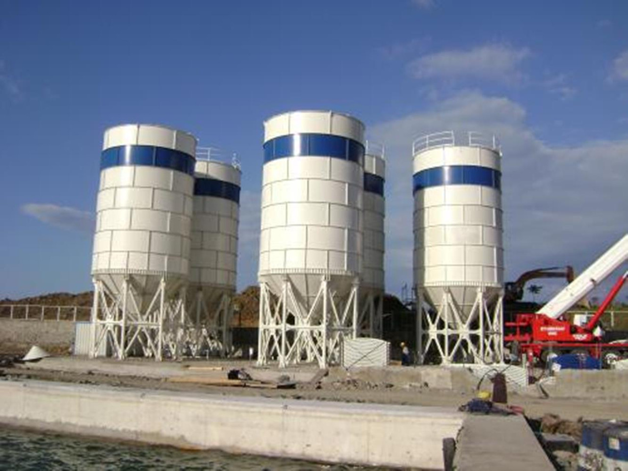 Constmach Silo à Ciment d'une Capacité de 500 Tonnes - Silo à ciment: photos 1 Constmach Silo à Ciment d'une Capacité de 500 Tonnes - Silo à ciment: photos 1