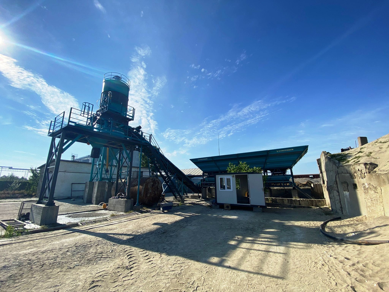 Constmach Stationary Concrete Batching Plant with a Capacity of 30 m³/h - Centrale à béton: photos 1 Constmach Stationary Concrete Batching Plant with a Capacity of 30 m³/h - Centrale à béton: photos 1
