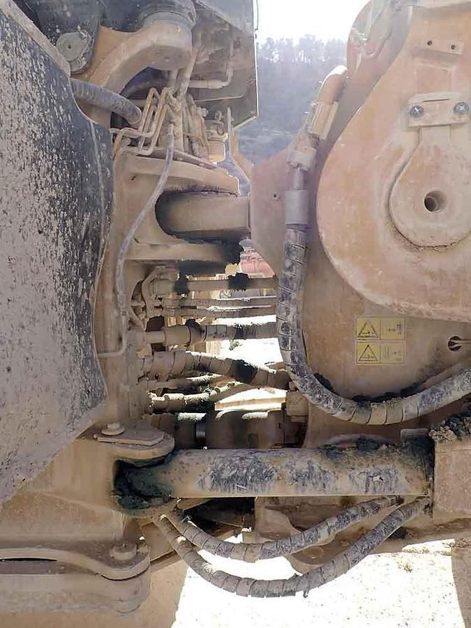 Chargeuse sur pneus CAT 988K: photos 38