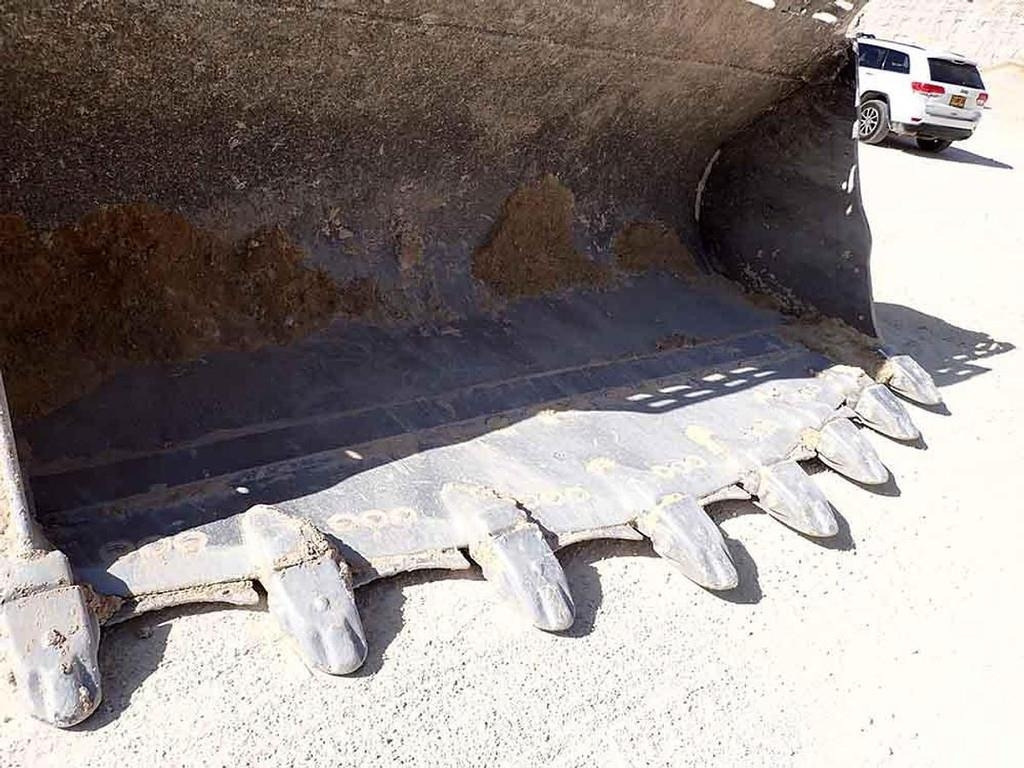 Chargeuse sur pneus CAT 988K: photos 15