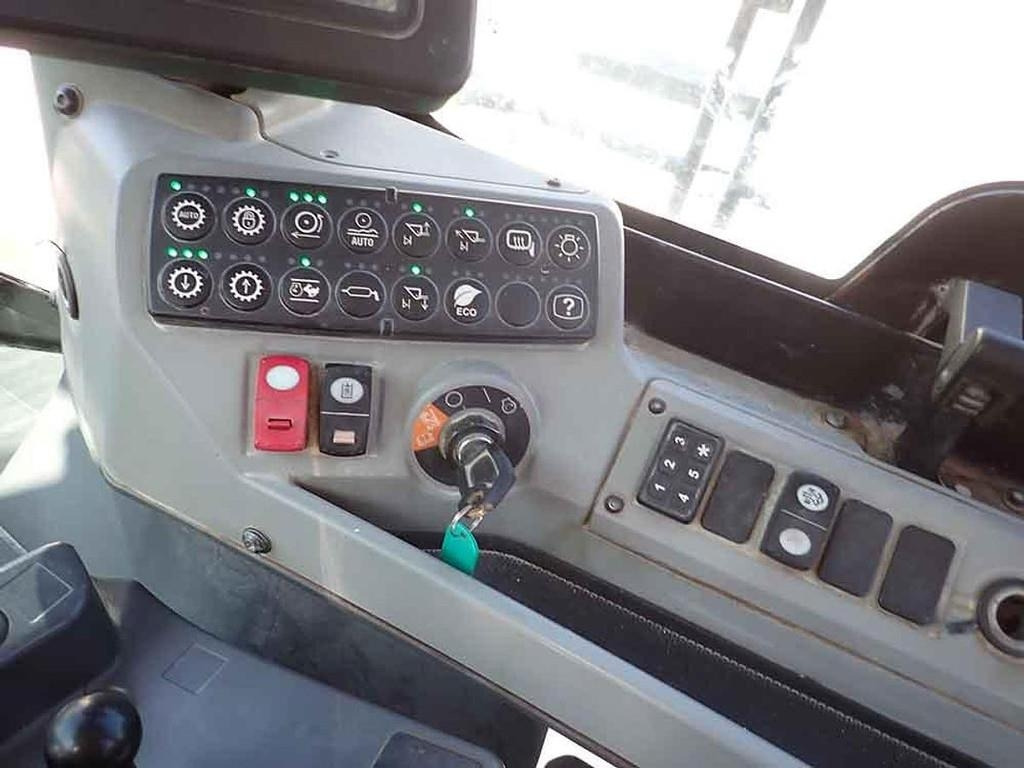 Chargeuse sur pneus CAT 988K: photos 21