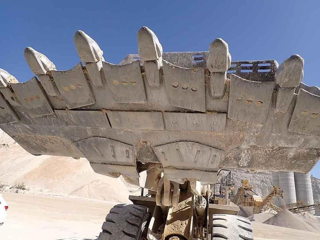 Chargeuse sur pneus CAT 988K: photos 17