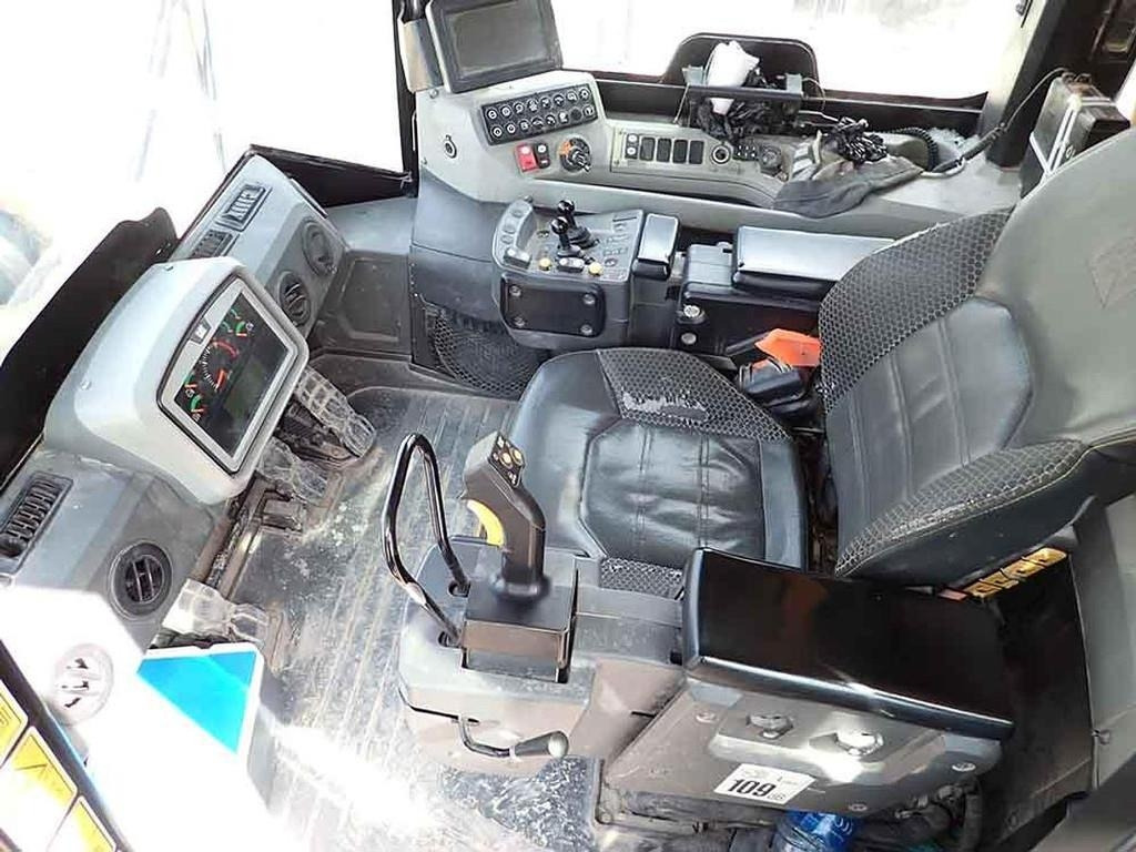 Chargeuse sur pneus CAT 988K: photos 18