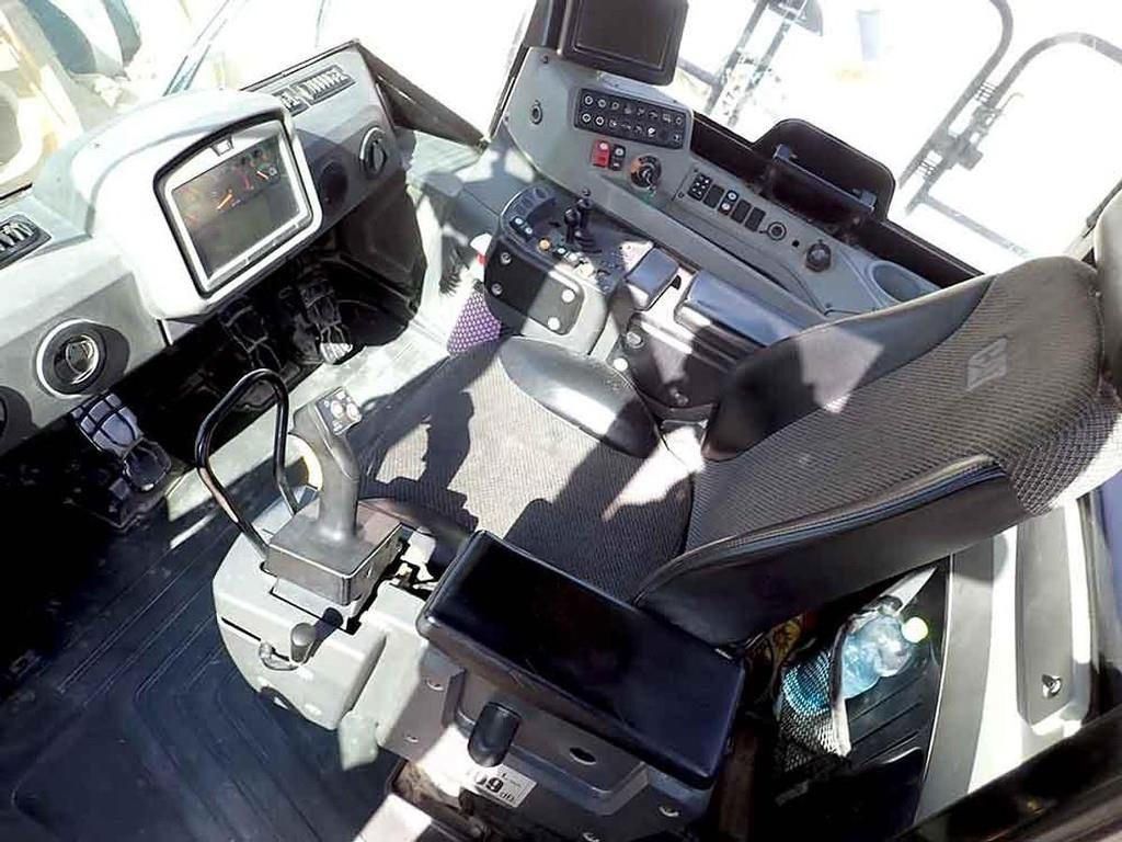 Chargeuse sur pneus CAT 988K: photos 18