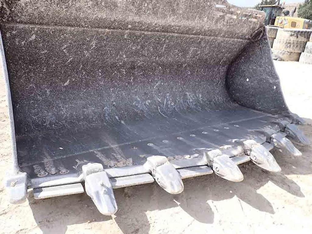 Chargeuse sur pneus CAT 988K: photos 15