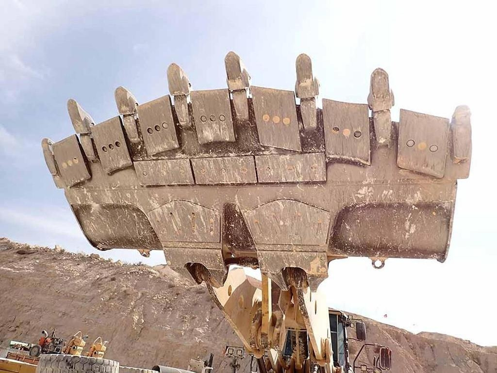 Chargeuse sur pneus CAT 988K: photos 17