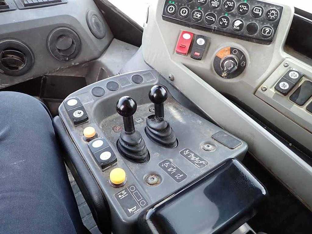 Chargeuse sur pneus CAT 988K: photos 20