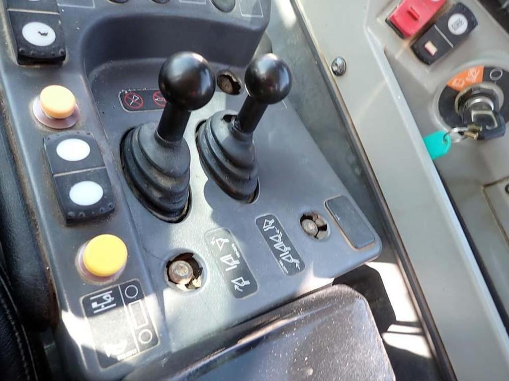 Chargeuse sur pneus CAT 988K: photos 22