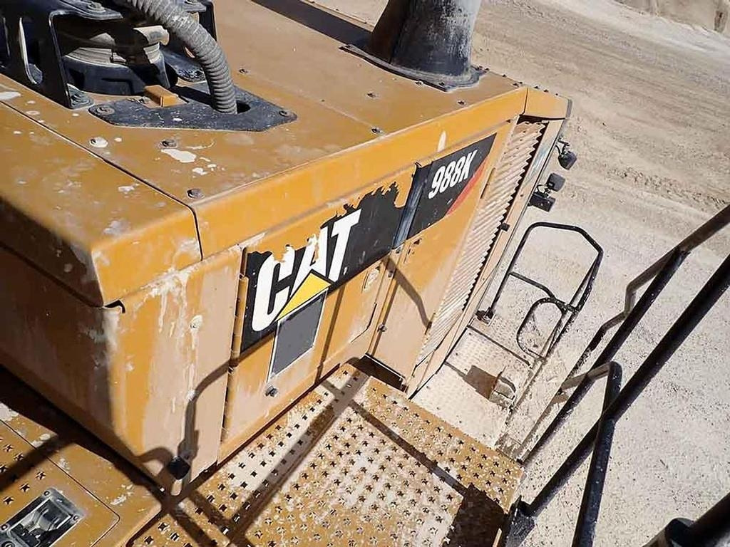 Chargeuse sur pneus CAT 988K: photos 36