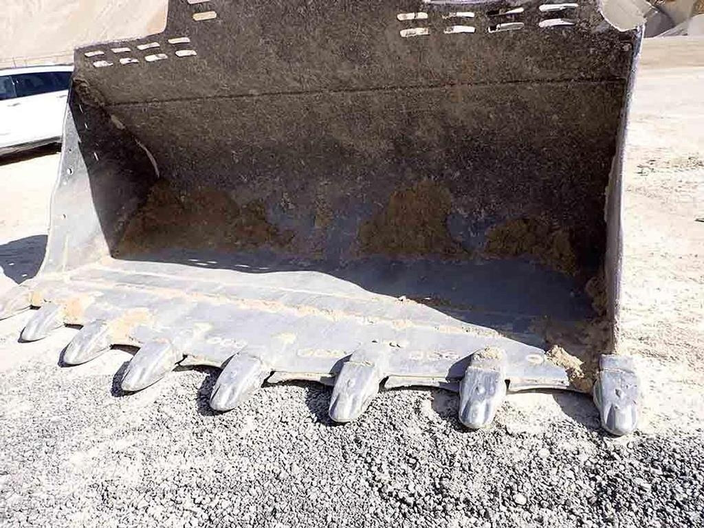 Chargeuse sur pneus CAT 988K: photos 16