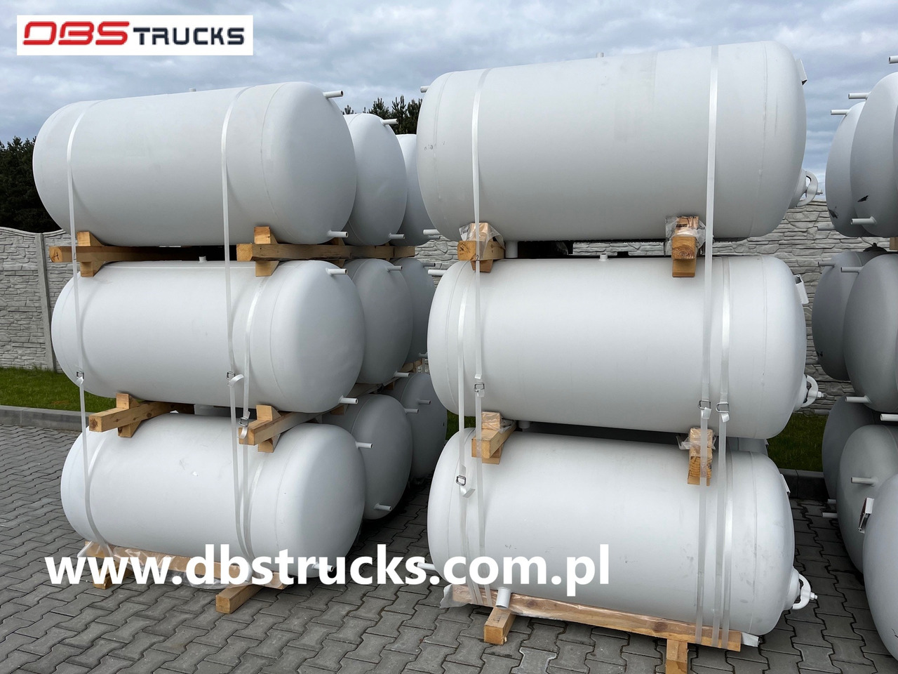 Water pressure tank - Pièces de rechange pour Camion: photos 2 Water pressure tank - Pièces de rechange pour Camion: photos 2