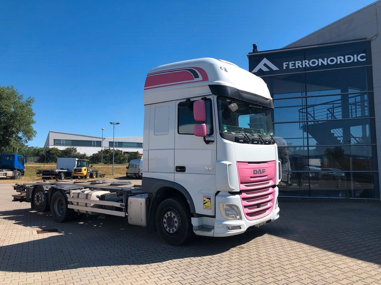 DAF XF460 SSC Liftachse*LBW*AHK*Standkl*Mega - Camion porte-conteneur/ Caisse mobile: photos 1 DAF XF460 SSC Liftachse*LBW*AHK*Standkl*Mega - Camion porte-conteneur/ Caisse mobile: photos 1