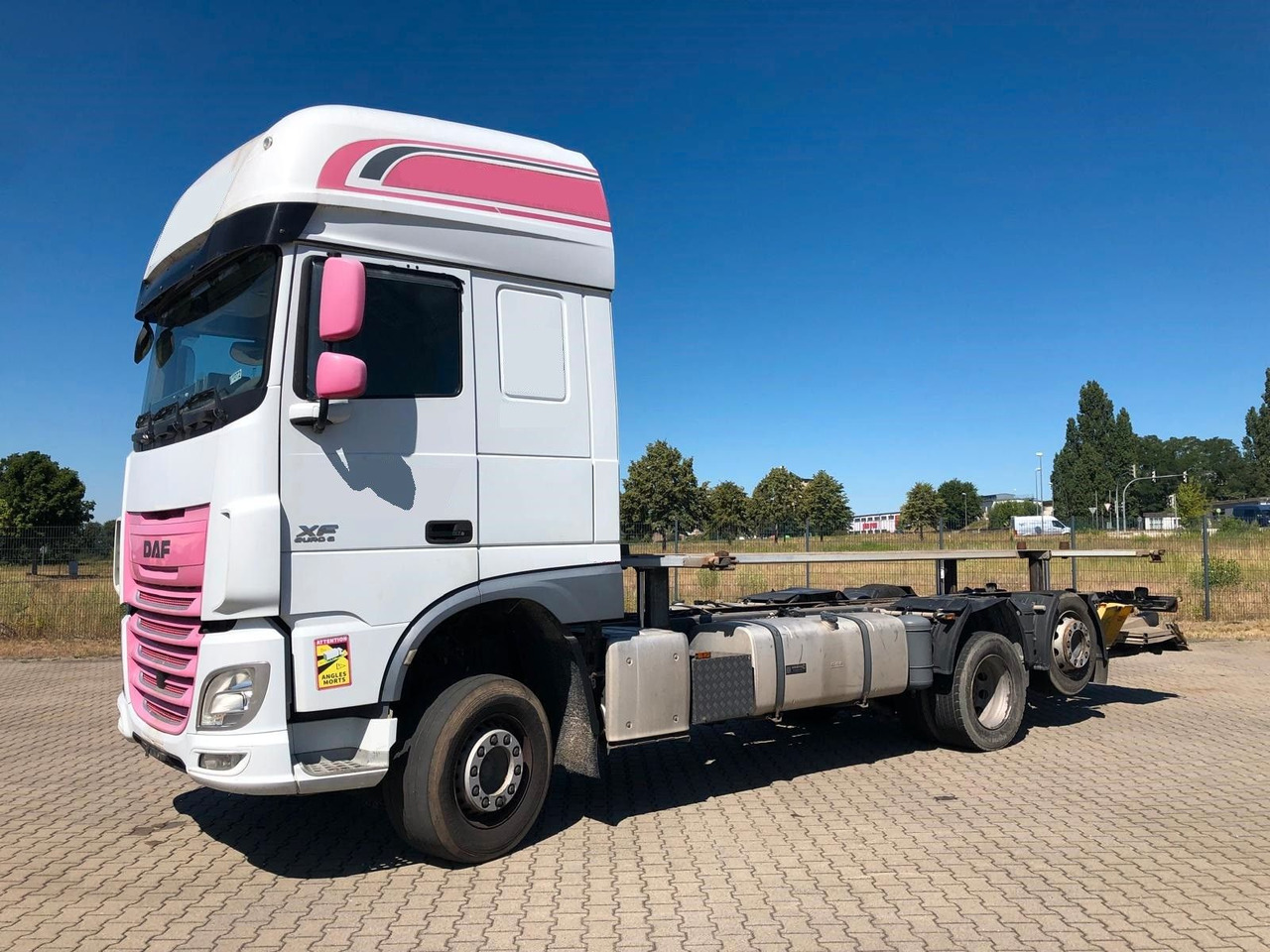DAF XF460 SSC Liftachse*LBW*AHK*Standkl*Mega - Camion porte-conteneur/ Caisse mobile: photos 2 DAF XF460 SSC Liftachse*LBW*AHK*Standkl*Mega - Camion porte-conteneur/ Caisse mobile: photos 2
