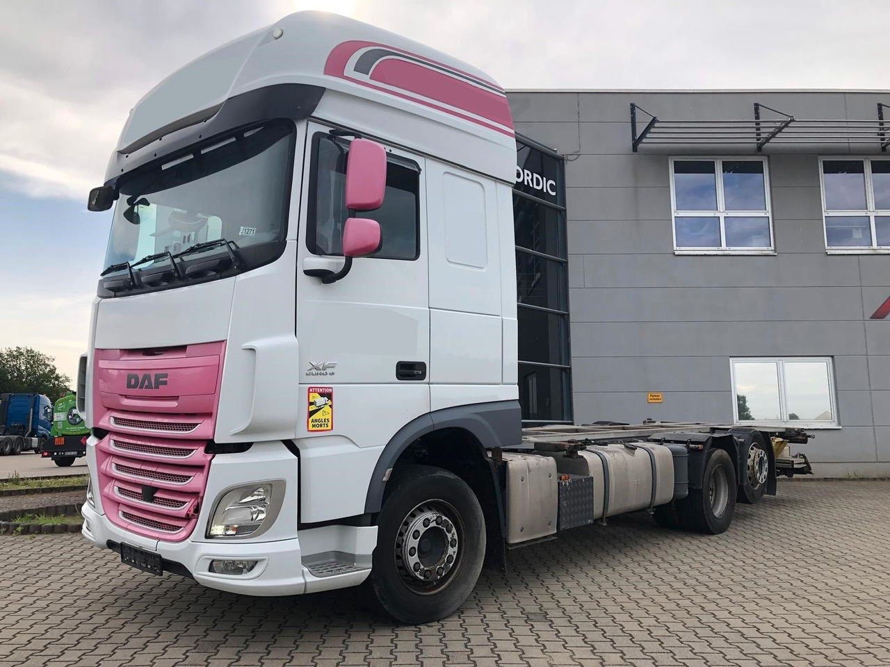 DAF XF460SSC Lenk/Lift*LBW*Standkl*Mega*NeueKuppl. - Camion porte-conteneur/ Caisse mobile: photos 3 DAF XF460SSC Lenk/Lift*LBW*Standkl*Mega*NeueKuppl. - Camion porte-conteneur/ Caisse mobile: photos 3