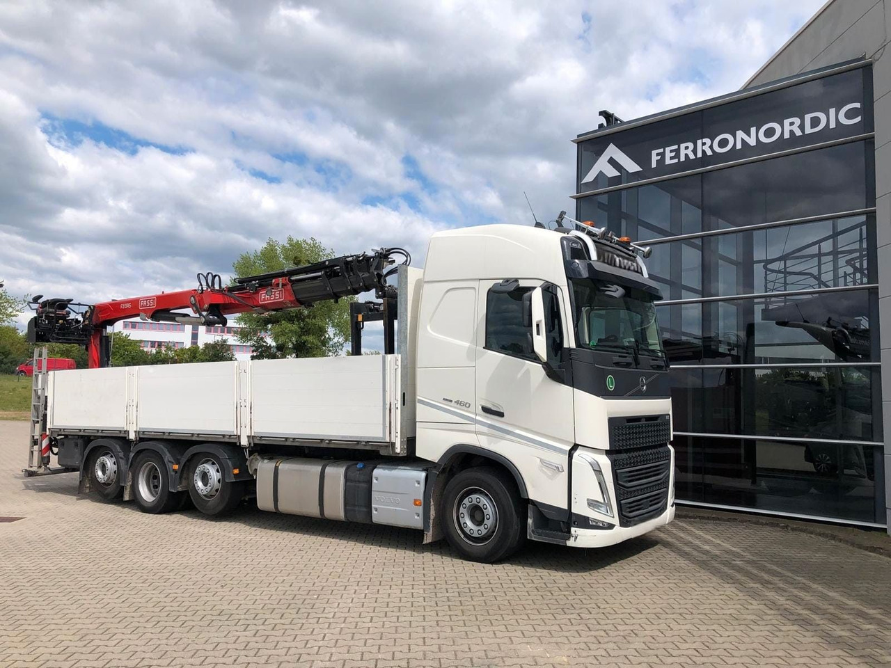 Volvo FH460 8x2 TRIDEM VLA&NLA gelenkt*FASSI F215AS.24 - Camion grue: photos 2 Volvo FH460 8x2 TRIDEM VLA&NLA gelenkt*FASSI F215AS.24 - Camion grue: photos 2