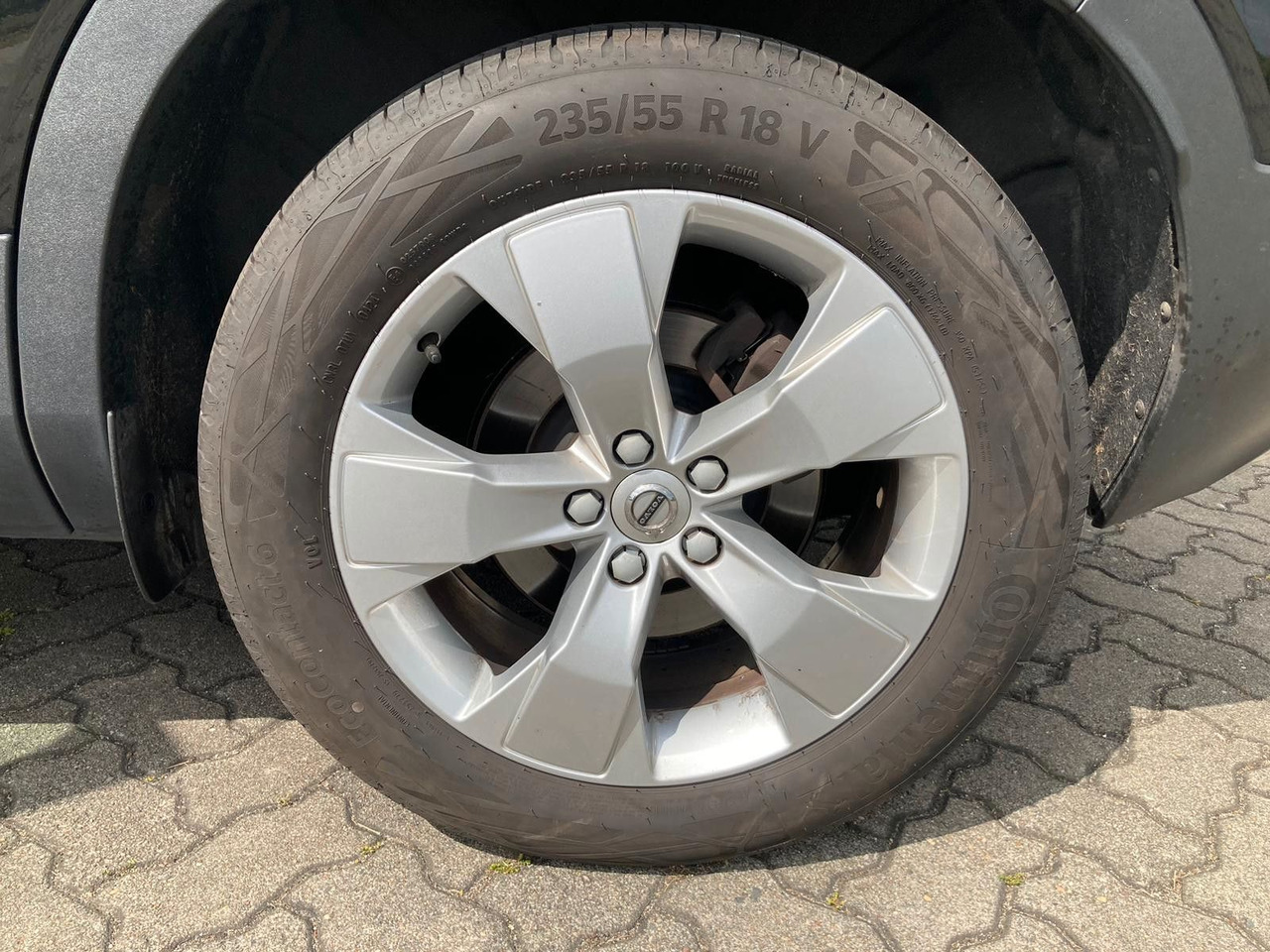 SUV Volvo XC 40 D3 Momentum Pro AWD: photos 12