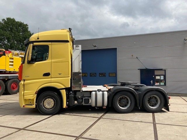 Mercedes-Benz Actros 3351 6x4 - Tracteur routier: photos 2 Mercedes-Benz Actros 3351 6x4 - Tracteur routier: photos 2