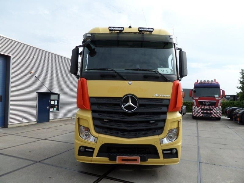 Mercedes-Benz Actros 3351 6x4 - Tracteur routier: photos 2 Mercedes-Benz Actros 3351 6x4 - Tracteur routier: photos 2