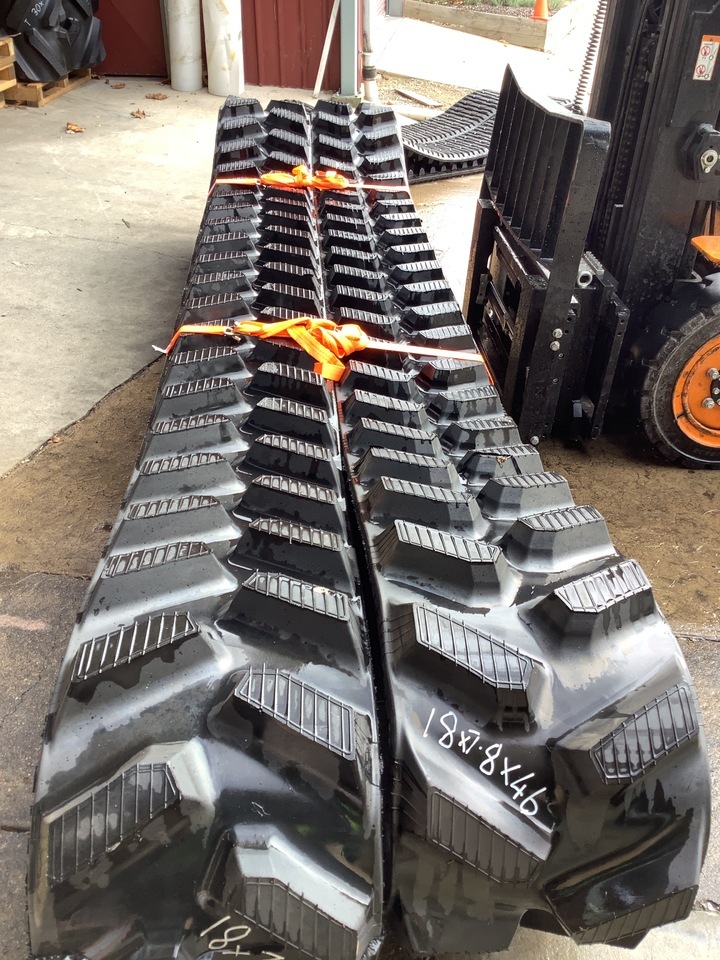 John Deere - Chenilles agricoles en caoutchouc GTW TankTuff - Chenille pour Tracteur à chenilles: photos 2 John Deere - Chenilles agricoles en caoutchouc GTW TankTuff - Chenille pour Tracteur à chenilles: photos 2