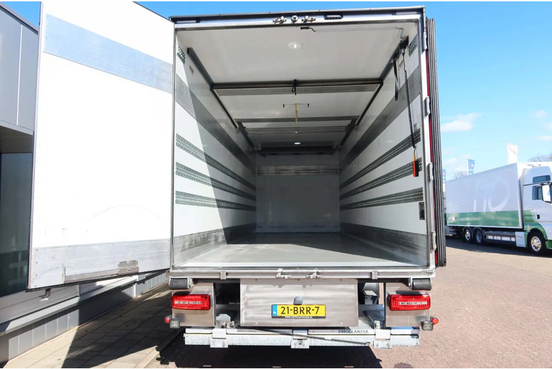 DAF CF 300 Koel/Vries Carrier iceland + Dhollandia 2500KG klep trenn wand - Camion frigorifique: photos 3 DAF CF 300 Koel/Vries Carrier iceland + Dhollandia 2500KG klep trenn wand - Camion frigorifique: photos 3