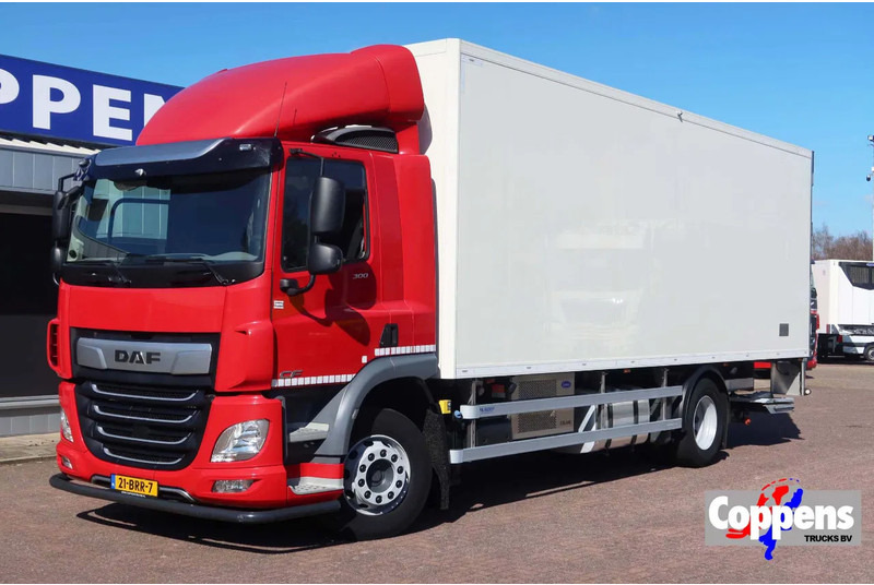 DAF CF 300 Koel/Vries Carrier iceland + Dhollandia 2500KG klep trenn wand - Camion frigorifique: photos 1 DAF CF 300 Koel/Vries Carrier iceland + Dhollandia 2500KG klep trenn wand - Camion frigorifique: photos 1
