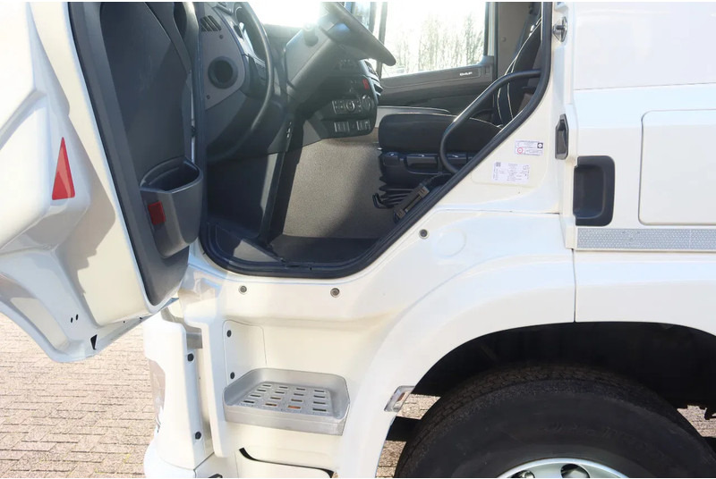 DAF CF 320 Bak+Klep Dhollandia 2.000 kg - Camion fourgon: photos 5 DAF CF 320 Bak+Klep Dhollandia 2.000 kg - Camion fourgon: photos 5