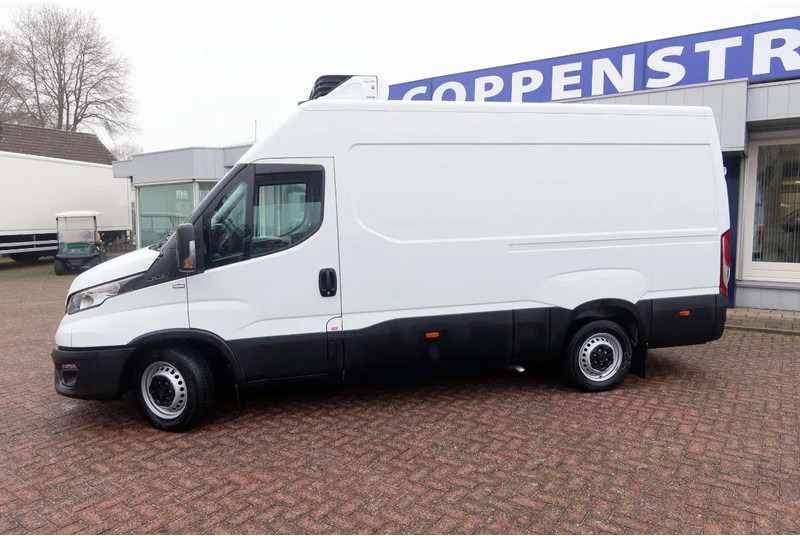 Iveco Daily 35S16 Koelen/vriezen/verwarmen Carrier Xarios 350 + nacht aansluiting 220 volt - Utilitaire frigorifique: photos 2 Iveco Daily 35S16 Koelen/vriezen/verwarmen Carrier Xarios 350 + nacht aansluiting 220 volt - Utilitaire frigorifique: photos 2