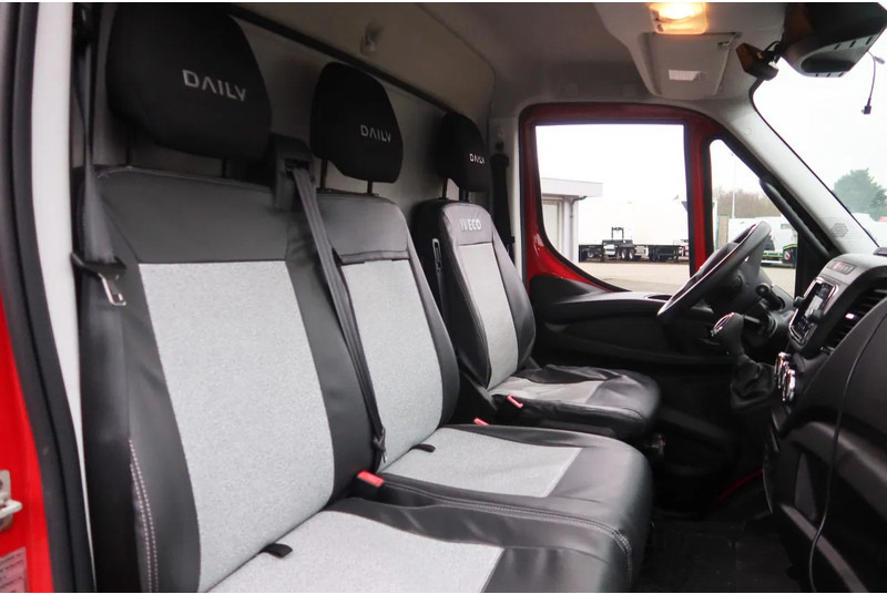 Iveco Daily 70 Daily 70 C 21 Hi-Matic Meat Hooks! Vlees Hangwerk! - Camion frigorifique: photos 5 Iveco Daily 70 Daily 70 C 21 Hi-Matic Meat Hooks! Vlees Hangwerk! - Camion frigorifique: photos 5