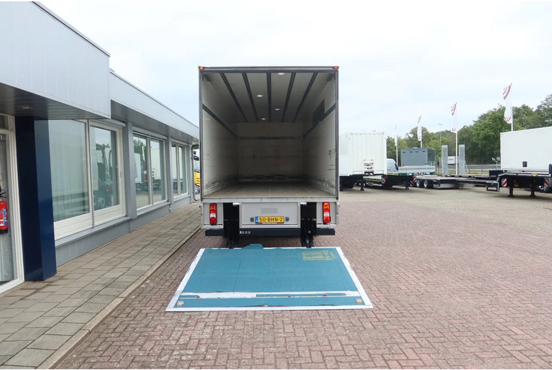 Mercedes-Benz Antos 1924 LL Bakwagen + laadklep 2500 kg - Camion fourgon: photos 4 Mercedes-Benz Antos 1924 LL Bakwagen + laadklep 2500 kg - Camion fourgon: photos 4