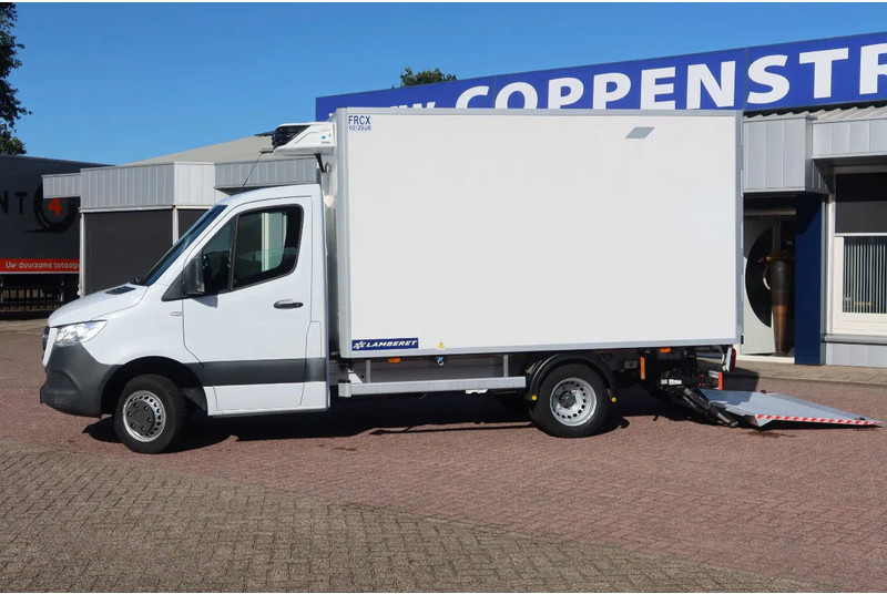 Mercedes-Benz Sprinter 516 CDI Koel/Vries + Dhollandia Klep 750 kg Carrier 300 Xarios Dag + nacht 220 Volt - Utilitaire frigorifique: photos 2 Mercedes-Benz Sprinter 516 CDI Koel/Vries + Dhollandia Klep 750 kg Carrier 300 Xarios Dag + nacht 220 Volt - Utilitaire frigorifique: photos 2