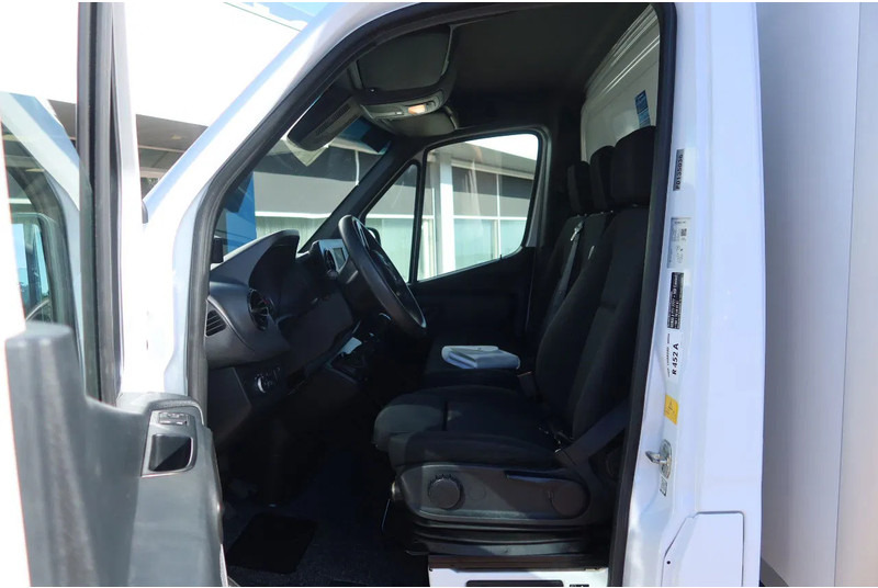 Mercedes-Benz Sprinter 516 CDI Koel/Vries + Dhollandia Klep 750 kg Carrier 300 Xarios Dag + nacht 220 Volt - Utilitaire frigorifique: photos 4 Mercedes-Benz Sprinter 516 CDI Koel/Vries + Dhollandia Klep 750 kg Carrier 300 Xarios Dag + nacht 220 Volt - Utilitaire frigorifique: photos 4