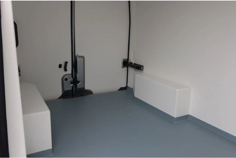 Renault Master Red Edition 150 PK Carrier Xarios 350 Koele/vriezen/verwarmen + nachtaansluiting 220 volt. - Utilitaire frigorifique: photos 4 Renault Master Red Edition 150 PK Carrier Xarios 350 Koele/vriezen/verwarmen + nachtaansluiting 220 volt. - Utilitaire frigorifique: photos 4