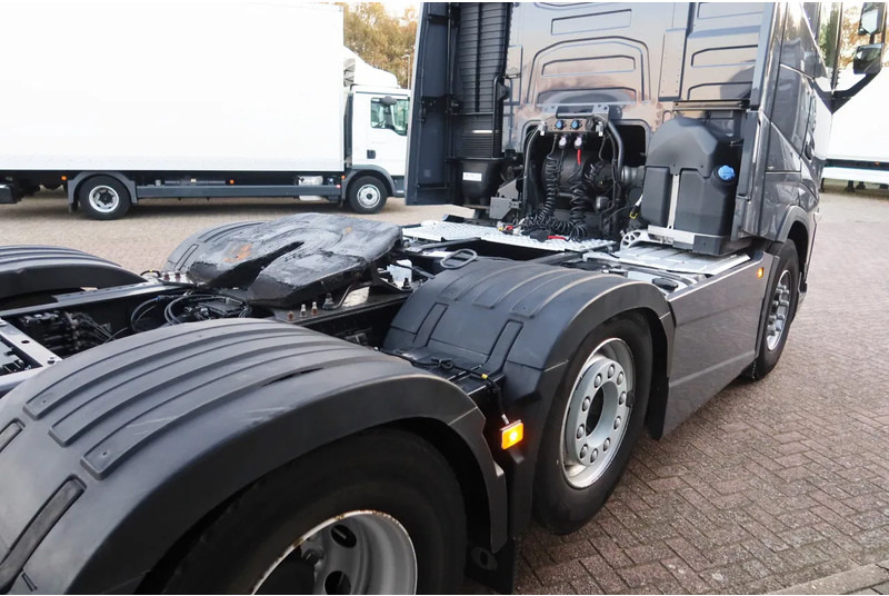 Volvo FH FH 500 Globetrotter Full Air suspension. 2 Pieces in stock. - Tracteur routier: photos 4 Volvo FH FH 500 Globetrotter Full Air suspension. 2 Pieces in stock. - Tracteur routier: photos 4