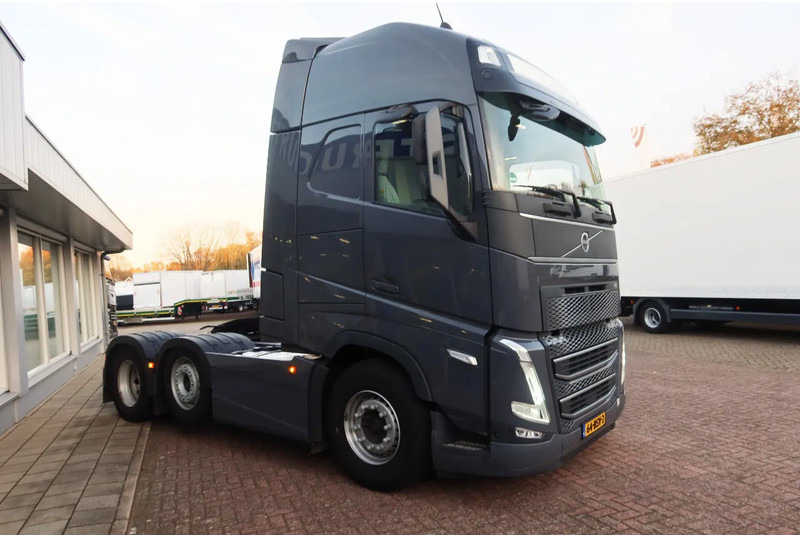 Volvo FH FH 500 Globetrotter Full Air suspension. 2 Pieces in stock. - Tracteur routier: photos 2 Volvo FH FH 500 Globetrotter Full Air suspension. 2 Pieces in stock. - Tracteur routier: photos 2