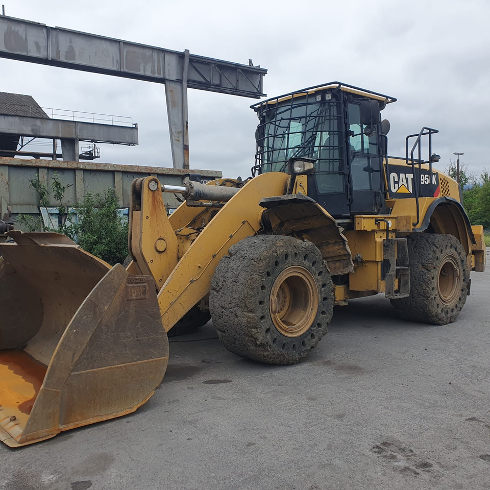 CATERPILLAR 950K - Chargeuse sur pneus: photos 1 CATERPILLAR 950K - Chargeuse sur pneus: photos 1