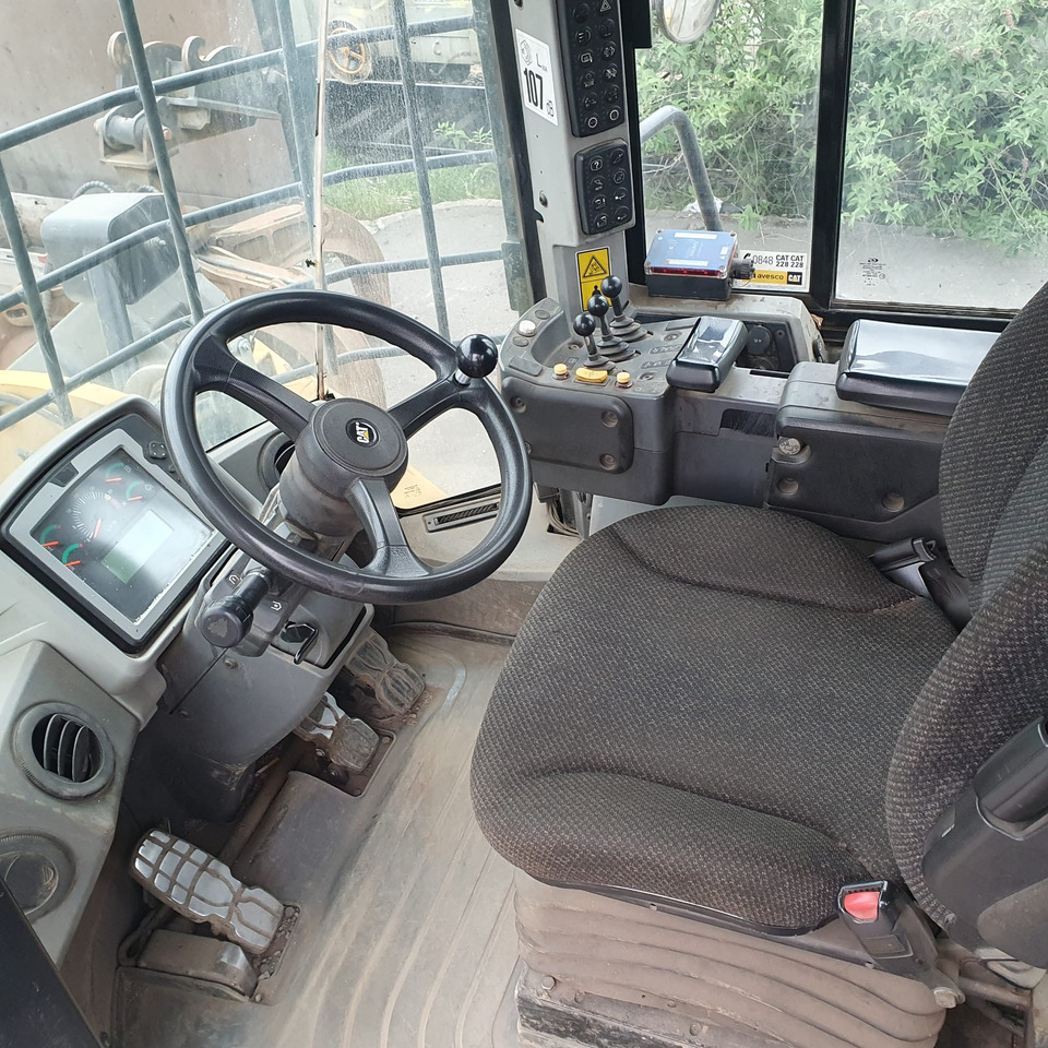 CATERPILLAR 950K - Chargeuse sur pneus: photos 5 CATERPILLAR 950K - Chargeuse sur pneus: photos 5