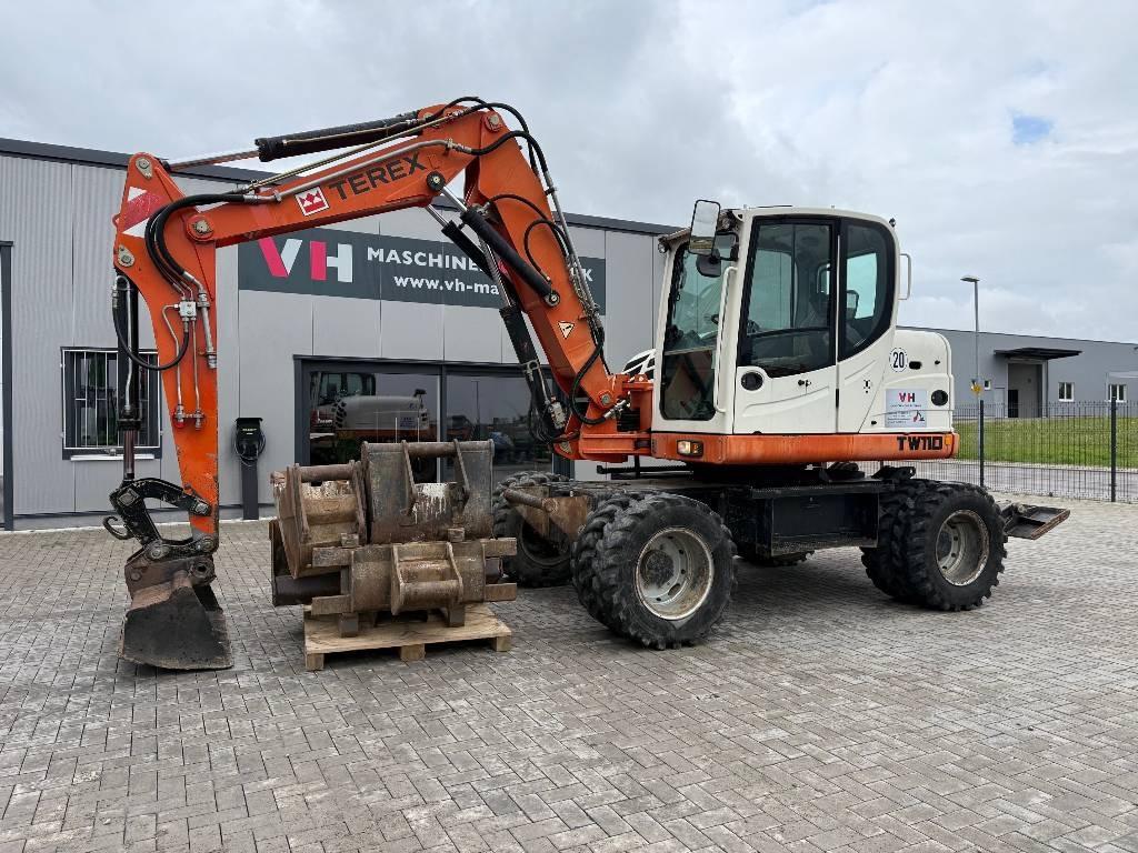 Terex TW 110 - Pelle sur pneus: photos 1 Terex TW 110 - Pelle sur pneus: photos 1
