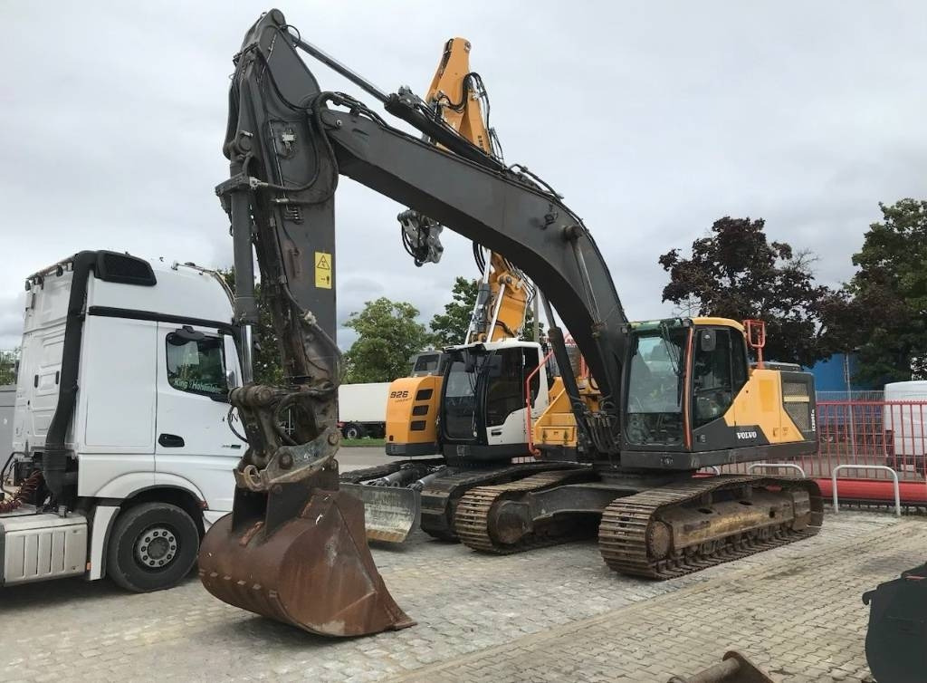 Volvo EC 300 E  - Pelle sur chenille: photos 1 Volvo EC 300 E  - Pelle sur chenille: photos 1