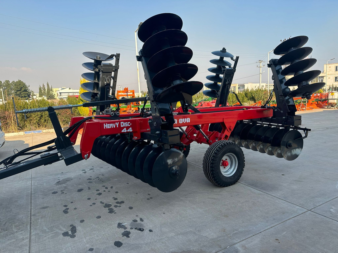 SOIL MASTER FOLDABLE TYPE GOBLE DISC HARROW - Cover crop: photos 1 SOIL MASTER FOLDABLE TYPE GOBLE DISC HARROW - Cover crop: photos 1