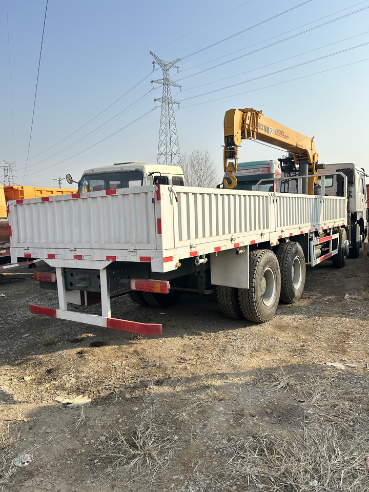 HOWO 371HP CRANE TRUCK - Camion grue: photos 5 HOWO 371HP CRANE TRUCK - Camion grue: photos 5